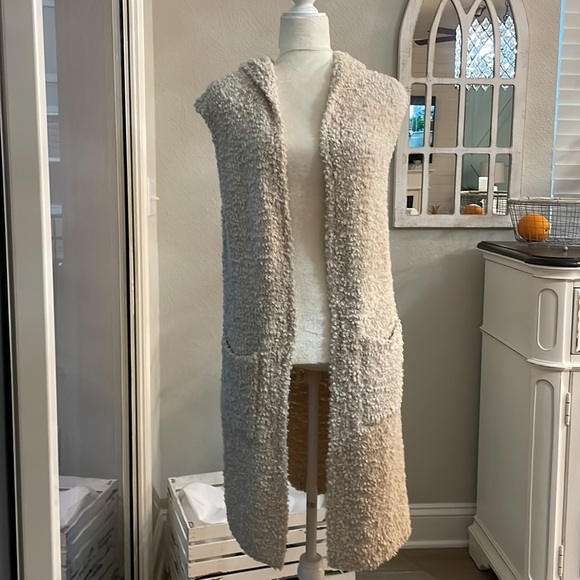 Rachel Zoe Sleeveless Cardigan with Hoodie - Picture 4 of 14